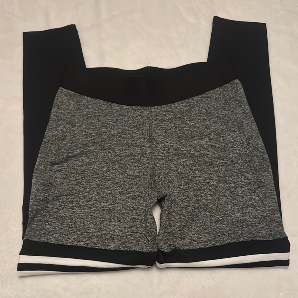 Bombshell Black and Gray Leggings - Picture 3 of 5